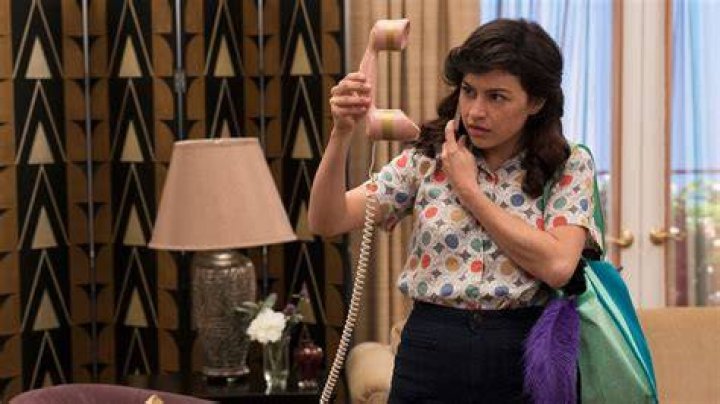 Alia Shawkat Arm Scar Has “Arrested Development” Fans Confused