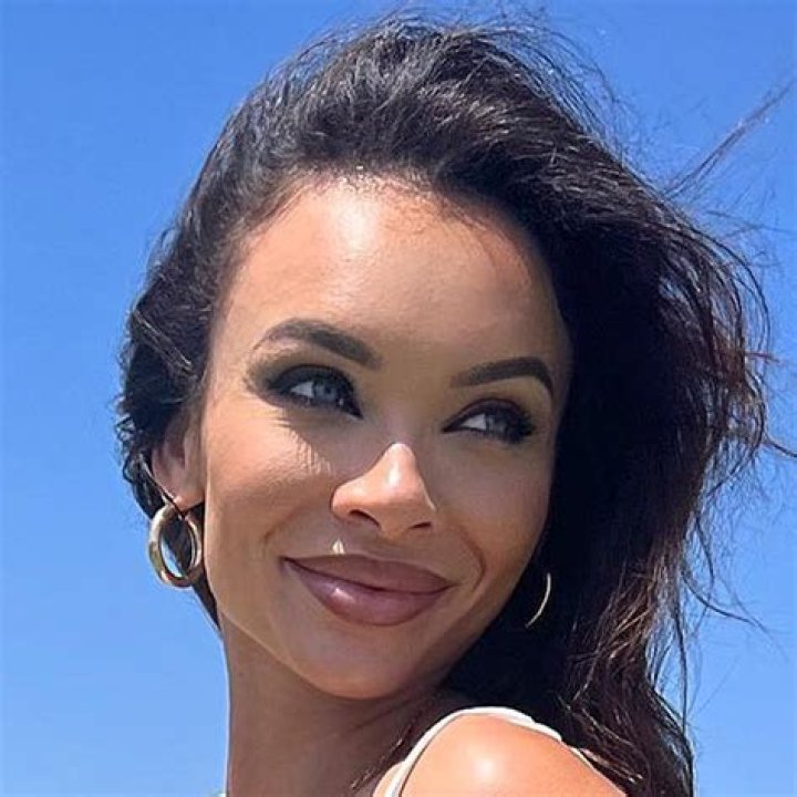 Alyssa Scott- Net Worth, Bio, Age, Dating, Height, Career