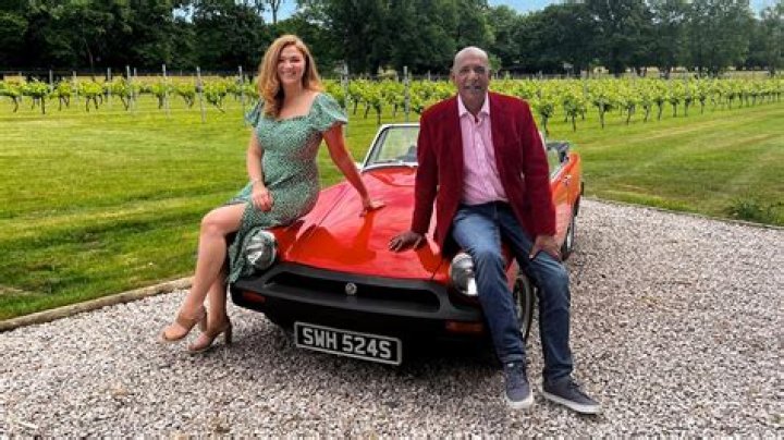 Antiques Roadshow: How Old Is Irita Marriott? Age, What Happened To Her Legs?
