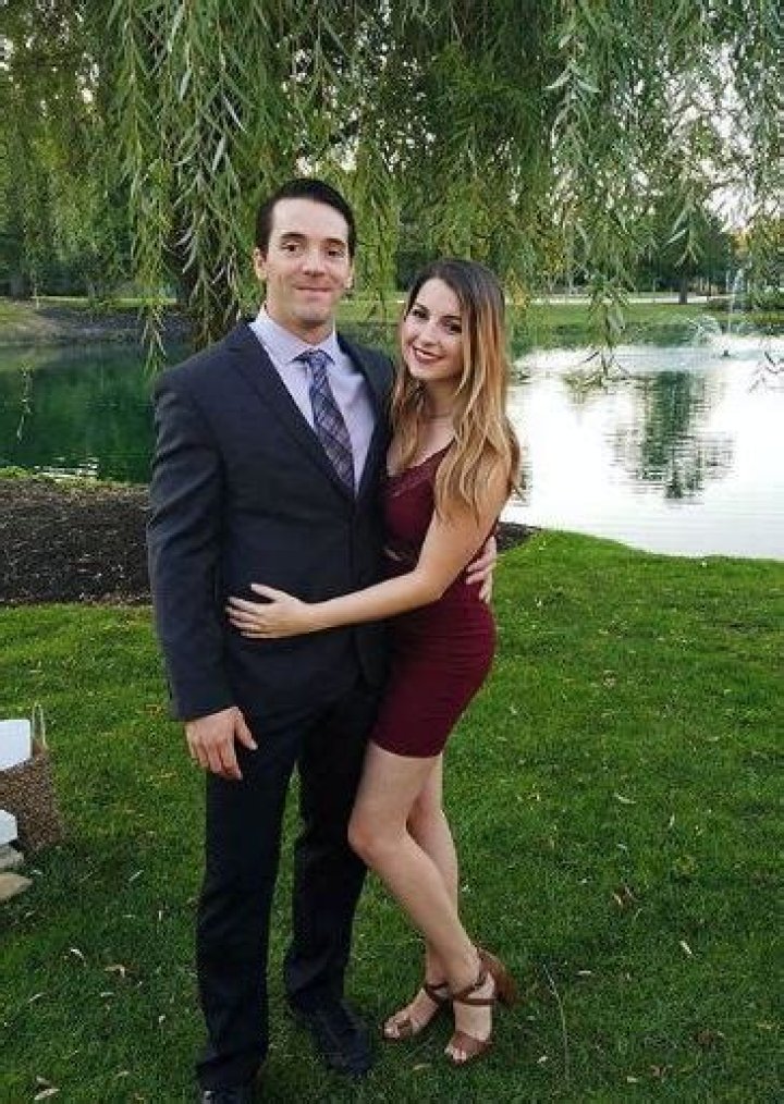 April Beckner Wiki, Age, Instagram, Drew Drechsel Girlfriend, Job, Family, Drew Drechsel Wife, Height, Net Worth, Photos