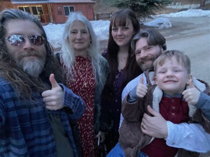 Asa Siegel Wiki (Alaskan Bush People) Age, Boyfriend, Instagram, Parents