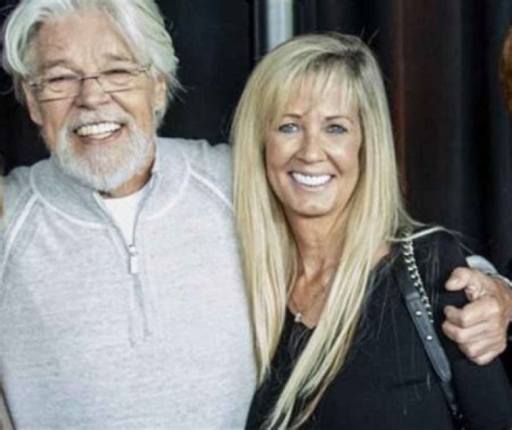 Bob Seger: Wife, net worth, tattoos, smoking & body facts