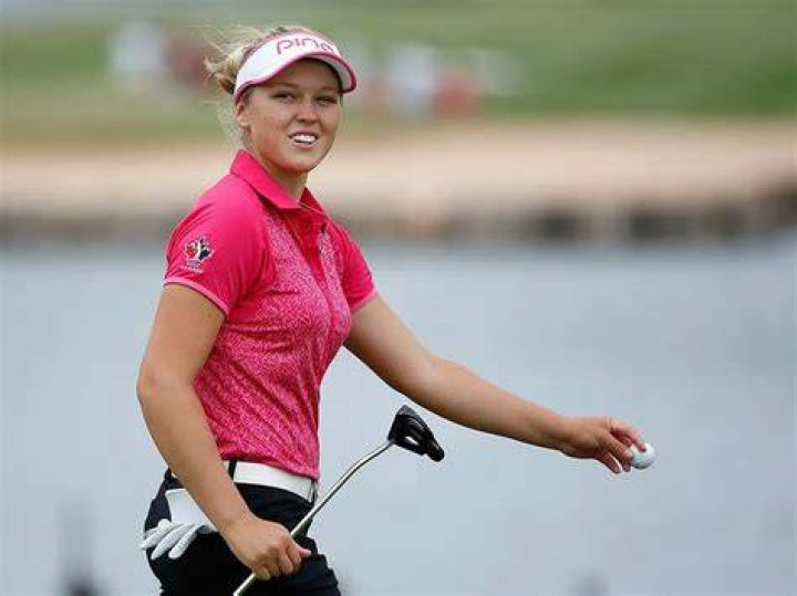 Brooke Henderson Bikini Dress With Boyfriend Pics, Age and Net Worth?