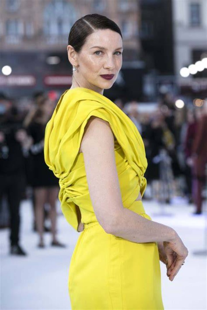 Caitriona Balfe: Boyfriend, net worth, tattoos, smoking & body measurements