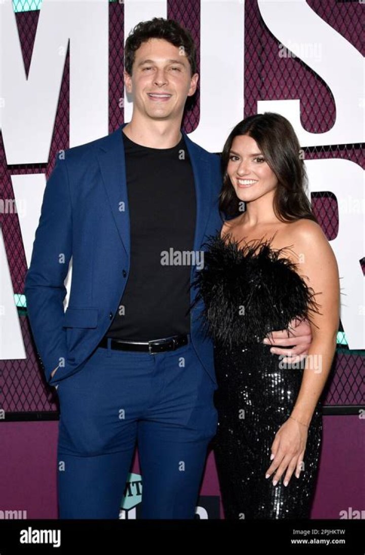 Connor Saeli Wiki [Bachelorette], Biography , Age, Height, Net Worth, Girlfriend