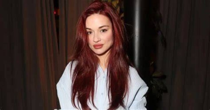 Crystal Reed Bio, Age, Height, Weight, Life, Ethnicity, Religion, Body Stats, Net Worth, Boyfriend, Husband, Trivia, Abby, Swamp Things, Wiki