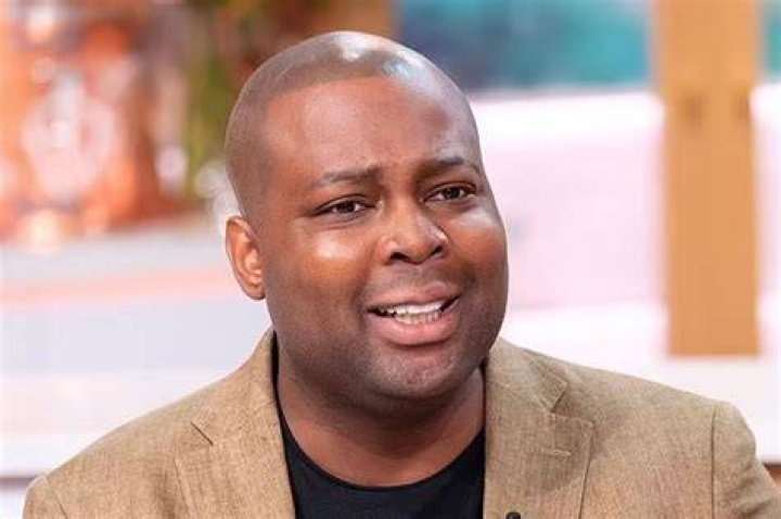 Dr. Tijion Esho Net Worth: Wife, Age, Wiki Instagram Facts on The ESHO Clinic Founder