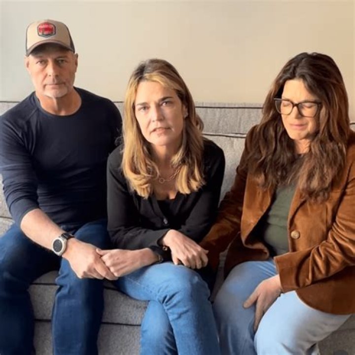 Dwight Yoakam Siblings: Meet Kimberly Yoakam, Ronald Yoakam