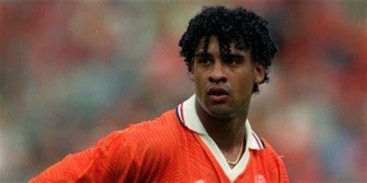 Frank Rijkaard: Wife, net worth, tattoos, smoking & body facts
