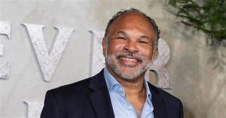 Geoffrey Owens’s net worth, biography, fact, career, awards and life story
