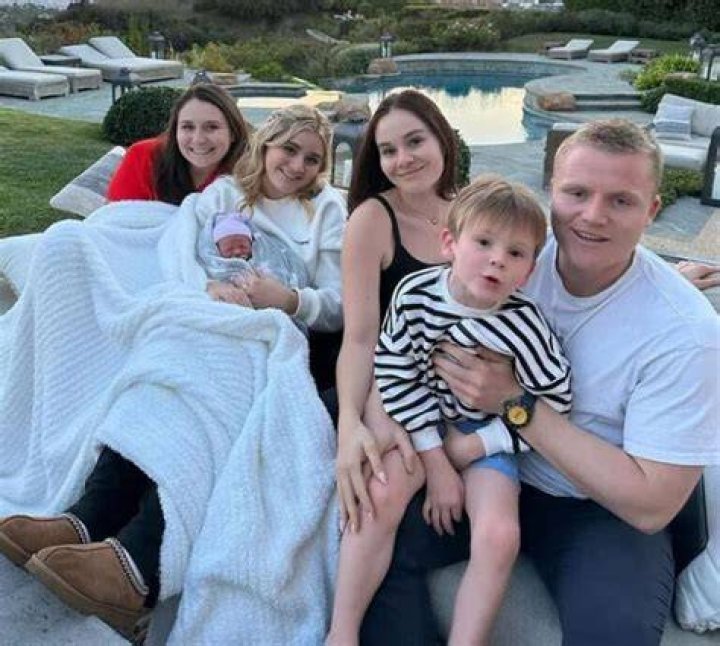 Holly Anna Ramsay Biography; Net Worth, Age, Height, Job, Boyfriend, Model And Twin Of Gordon Ramsay’s Daughter