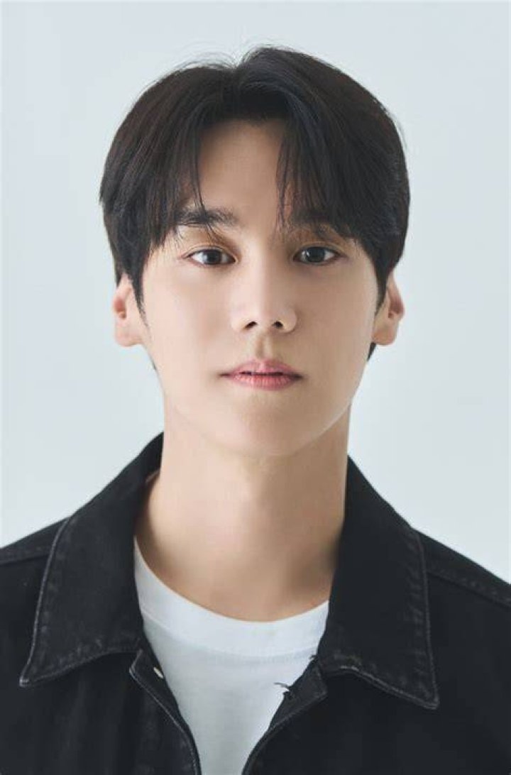 Hong Seung-Bum Age, Height, Net Worth, Ideal Type, Series, Movies