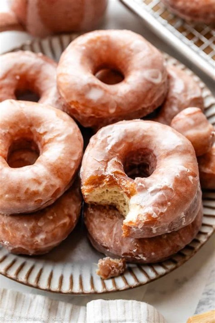 How do you store homemade glazed donuts