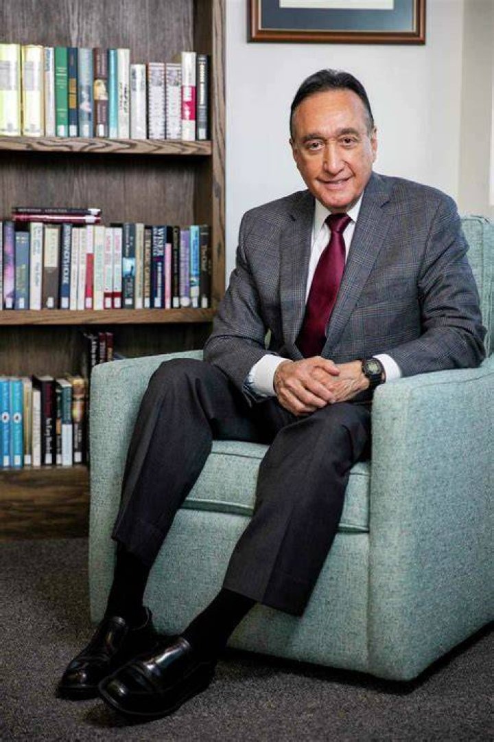 How Much Money Does Henry Cisneros Make? Latest Henry Cisneros Net Worth Income Salary