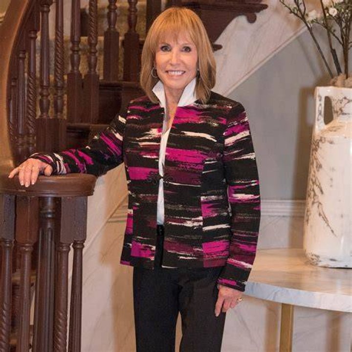 How Old is Leslie Sbrocco? Age Revealed