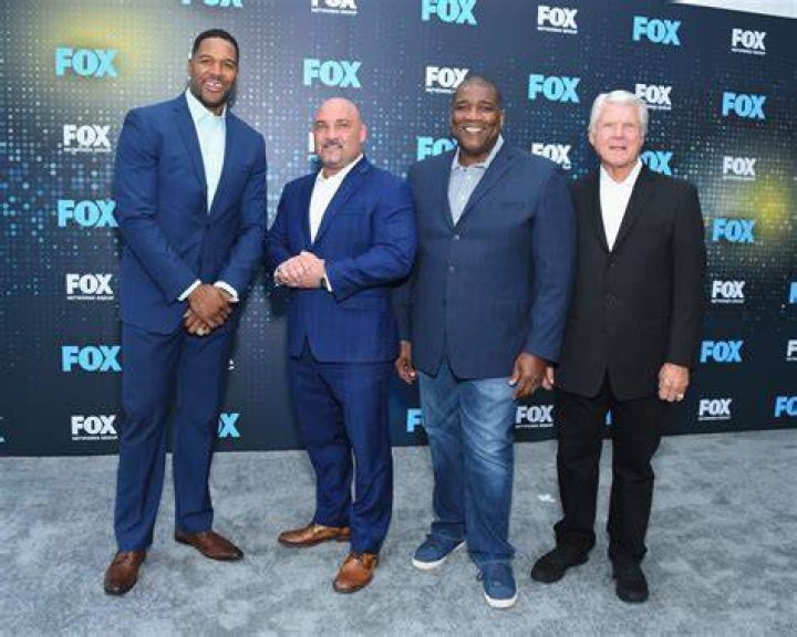 How Tall Is Jay Glazer? Everything About The NFL Thursday Night Commentator From Fox