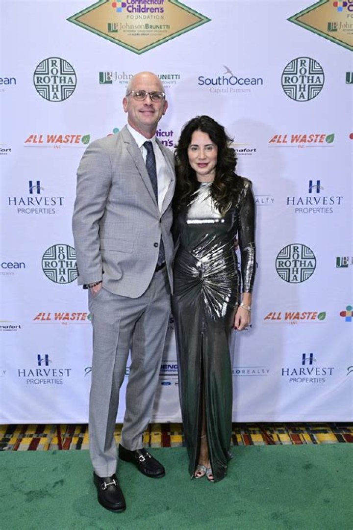 Is Andrea Hurley A Blogger? Career Details On Dan Hurley Wife
