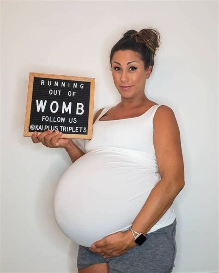 Is Heyimbee Pregnant? Twitch Age, Boyfriend & Instagram