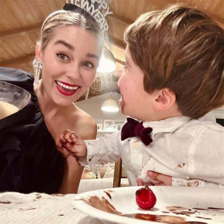 Is Lauren Conrad’s family rich? Did Lauren really work at Vogue?