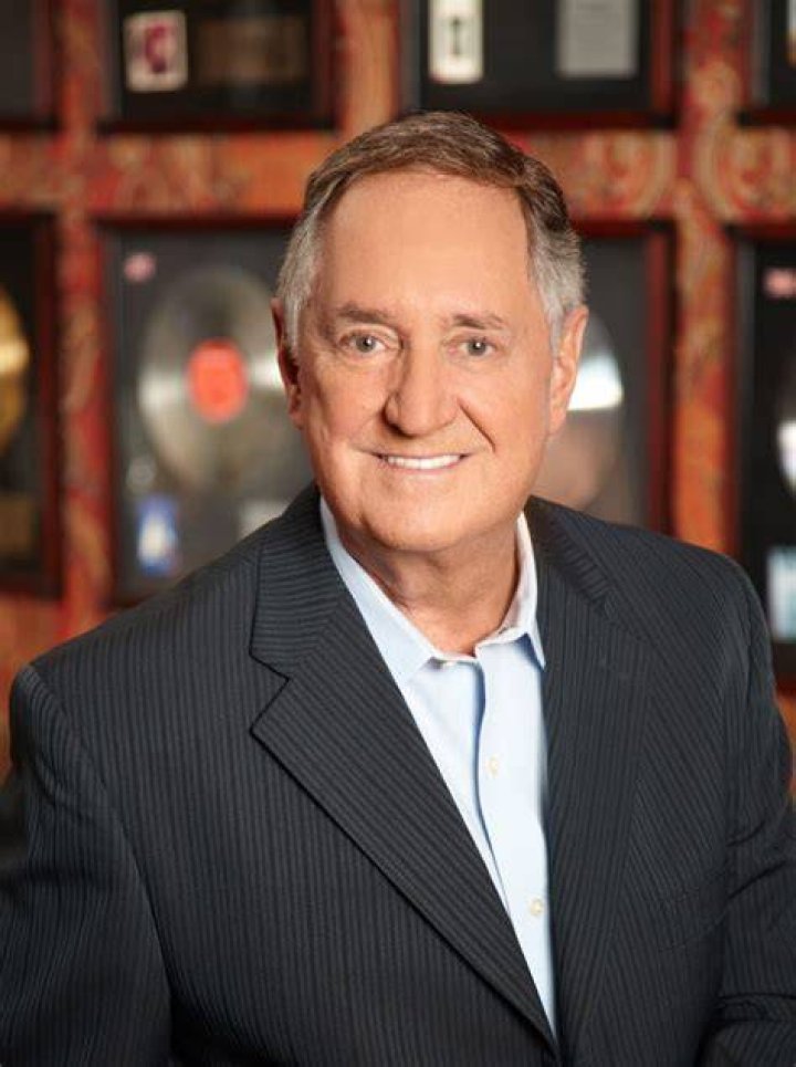 Is Neil Sedaka still alive? Was Neil Sedaka married to Carole King?