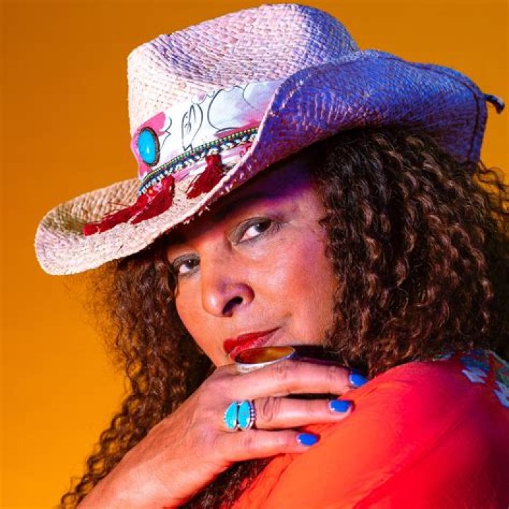 Is Pam Grier married with children?
