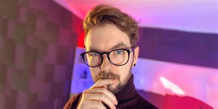 Jacksepticeye Net Worth, Girlfriend, Height. How Tall Is He?