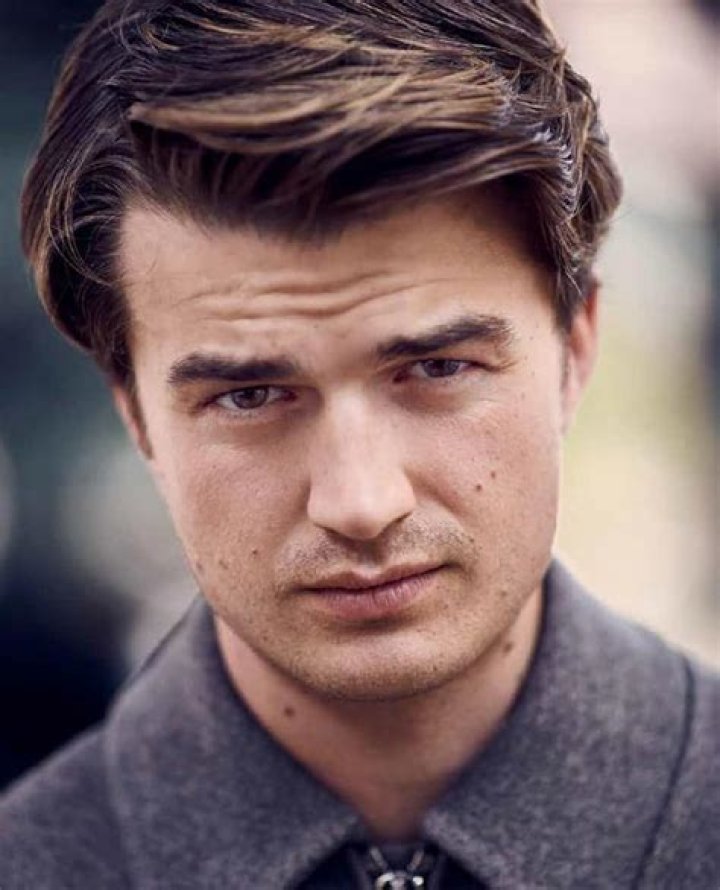 Joe Keery Height, Weight, Net Worth, Age, Birthday, Wikipedia, Who, Nationality, Biography