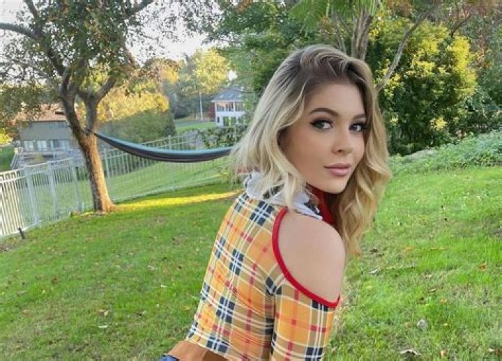 Lindsay Capuano Surgery, Age, Height, Measurements, Net Worth, Bio