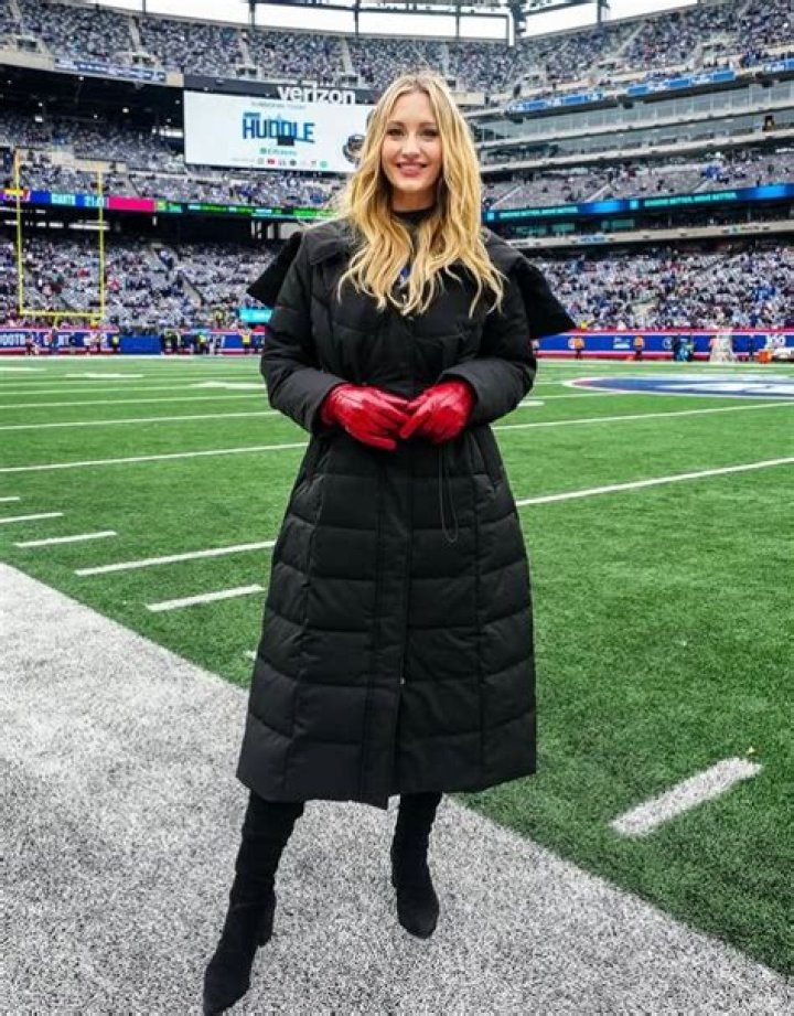 Madelyn Burke Wikipedia, Age, Biography, Height, Salary, Parents, Husband