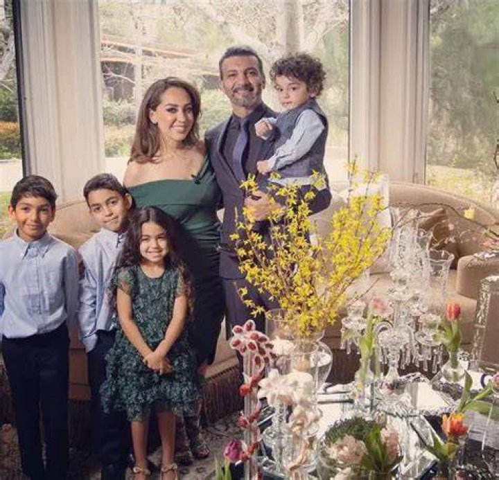 Manoush Zomorodi Bio, Age, Height, Parent, Family, Husband, Salary and Net Worth