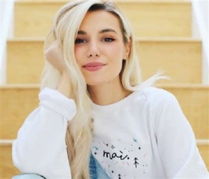 Marzia Bisognin Facts, Bio, Wiki, Net Worth, Age, Height, Family, Affair, Career, Biography, Pewdiepie, Tattoos, Wedding, Husband, Shop, Blog