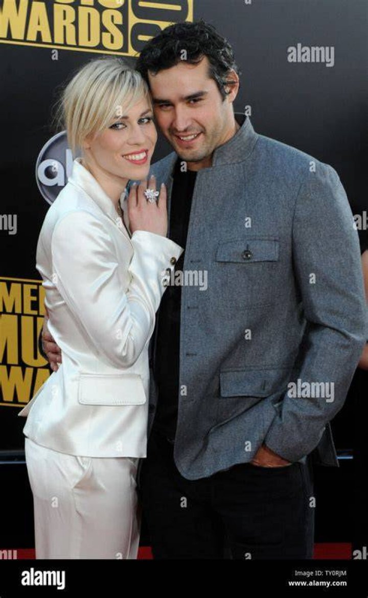 Natasha Bedingfield Husband Matt Robinson: Is She Pepper On The Masked Singer?