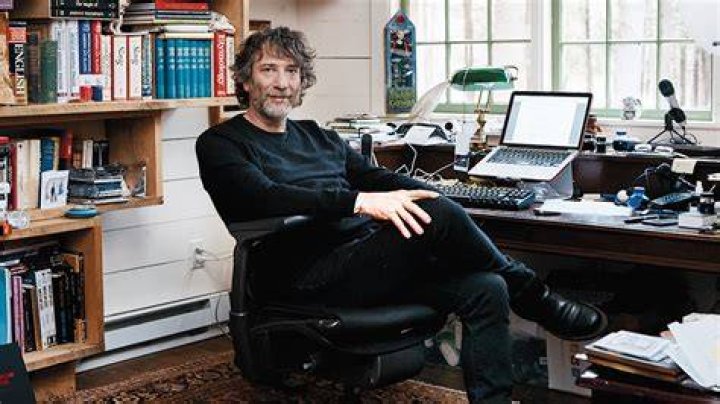 Neil Gaiman Age, Height, Movies and TV Shows, Nationality, Education, Family, Instagram