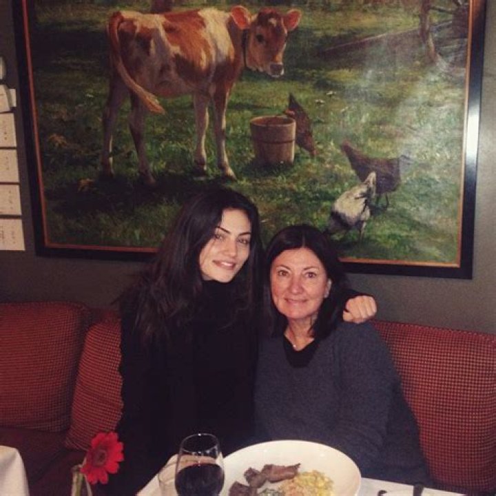 Nicholas Tonkin, And Jannyfer Tonkin – Phoebe Tonkin’s Parents