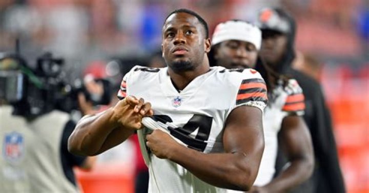 Nick Chubb Contract, Salary, Age, 40 Time, Fumble, College, Jersey