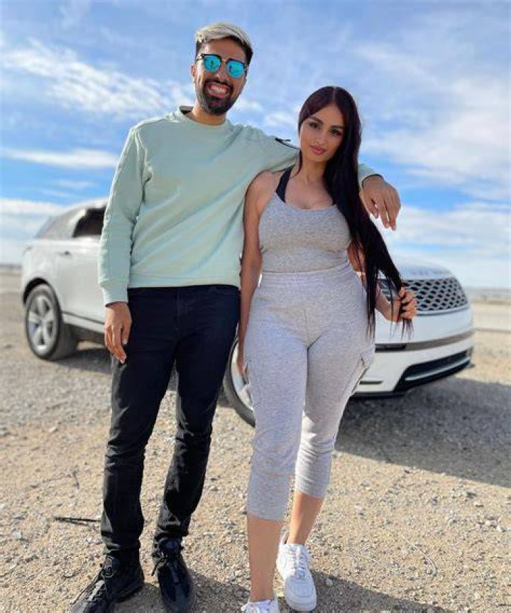 Omar Gosh Bio, Wiki, Age, Family, Wife, Youtube, Real Name, Vlogs, and Net Worth.