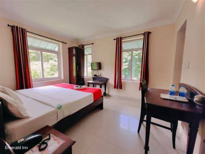 OYO 29942 Hotel Emerald Inn, Munnar, India