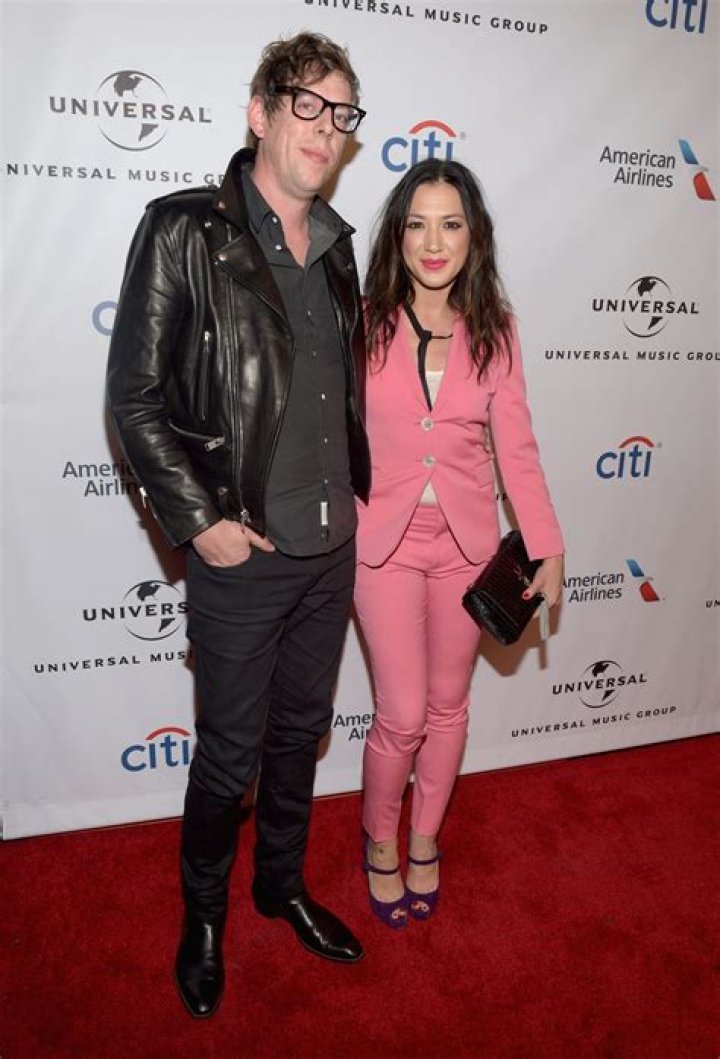 Patrick Carney Bio, Age, Wife, Net Worth, Family, Emily Ward, Height and Black Keys