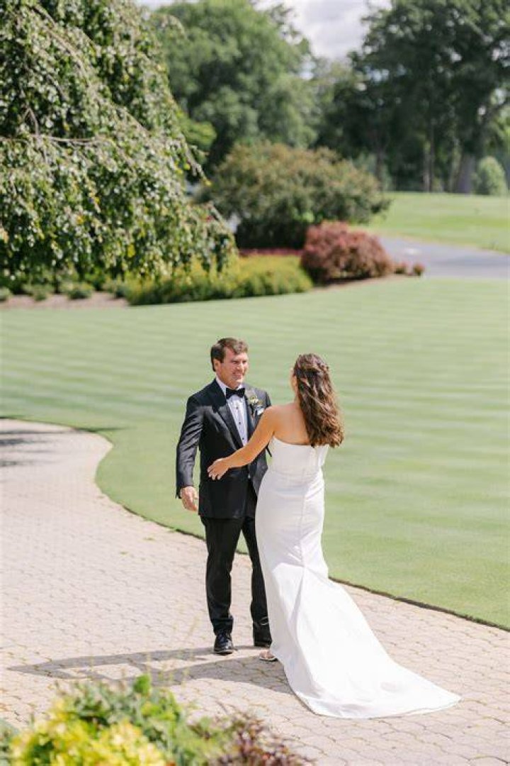 Ryan Callahan And His Wife Kyla Allison Had A Beautiful Wedding At The Oak Hill Country Club.