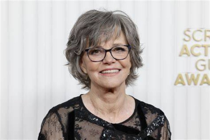 Sally Field Net Worth, Salary, Source of Income, Early Life, Career & More.