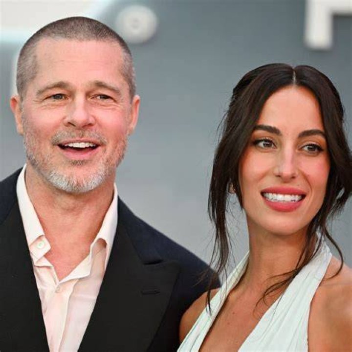Sat Hari Khalsa Wikipedia, Photos, Age, Net Worth [ Brad Pitt New Girlfriend ] Family, Images, Wiki