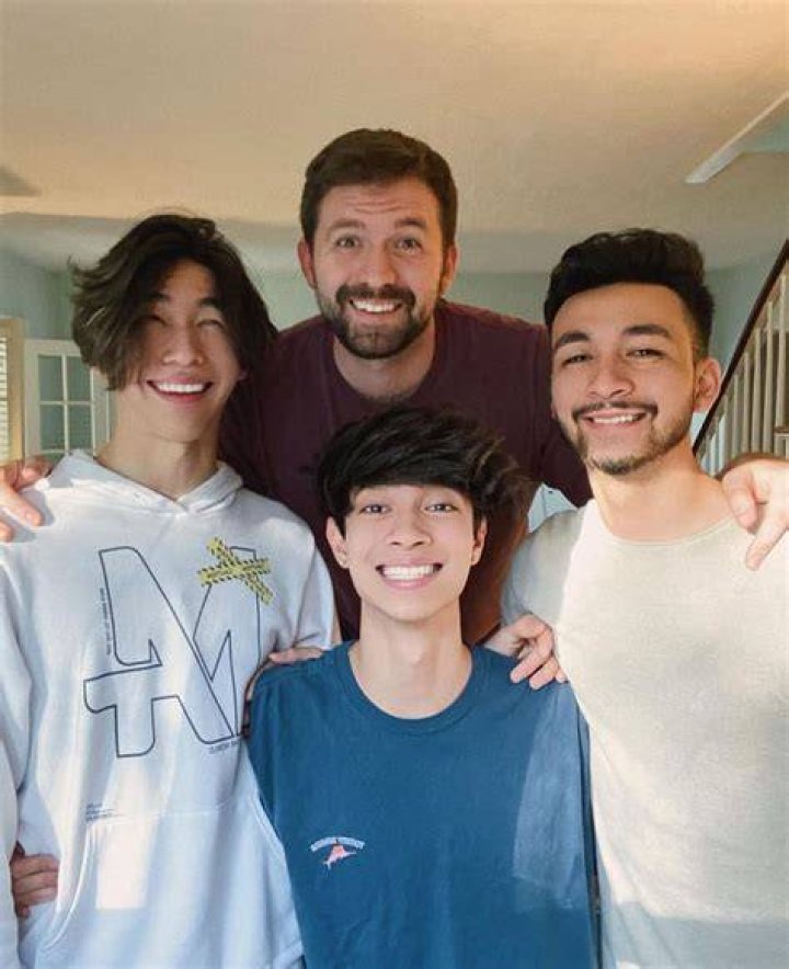Sebastian Moy Bio, Wiki, Age, Height, Family, Girlfriend, TikTok star, and Net Worth.