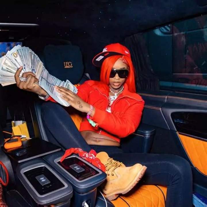 Sexyy Red Biography: Boyfriend, Age, Songs, Net Worth, Instagram, Son, Height, Baby Father