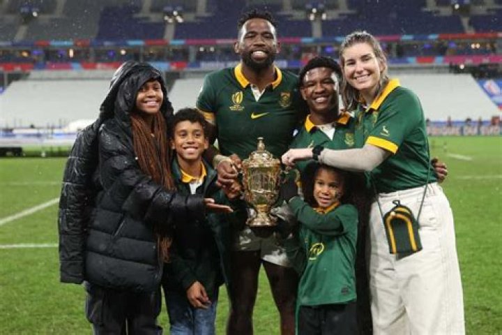 Siya Kolisi Biography, Age, Height, Salary, Wife, Children, Net Worth and House