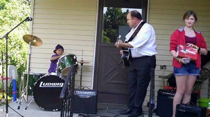 Steve Liesman Bio, Age, Family, Wife, Kids, Band, Guitar, CNBC, Salary