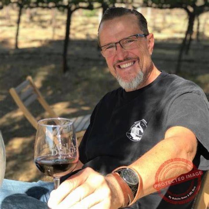 Stu Mundel KTTV FOX 11, Bio, Wiki, Age, Wife, Family, Salary, Net Worth