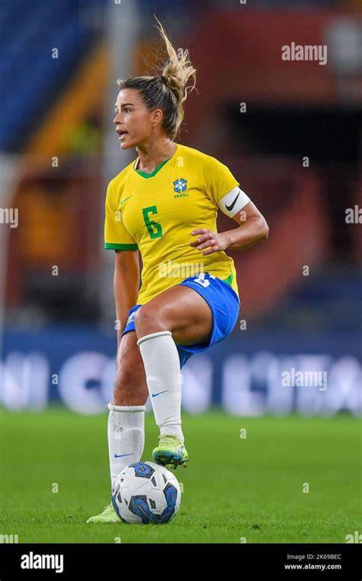 Tamires Cássia Dias Gomes’s biography, net worth, fact, career, awards and life story