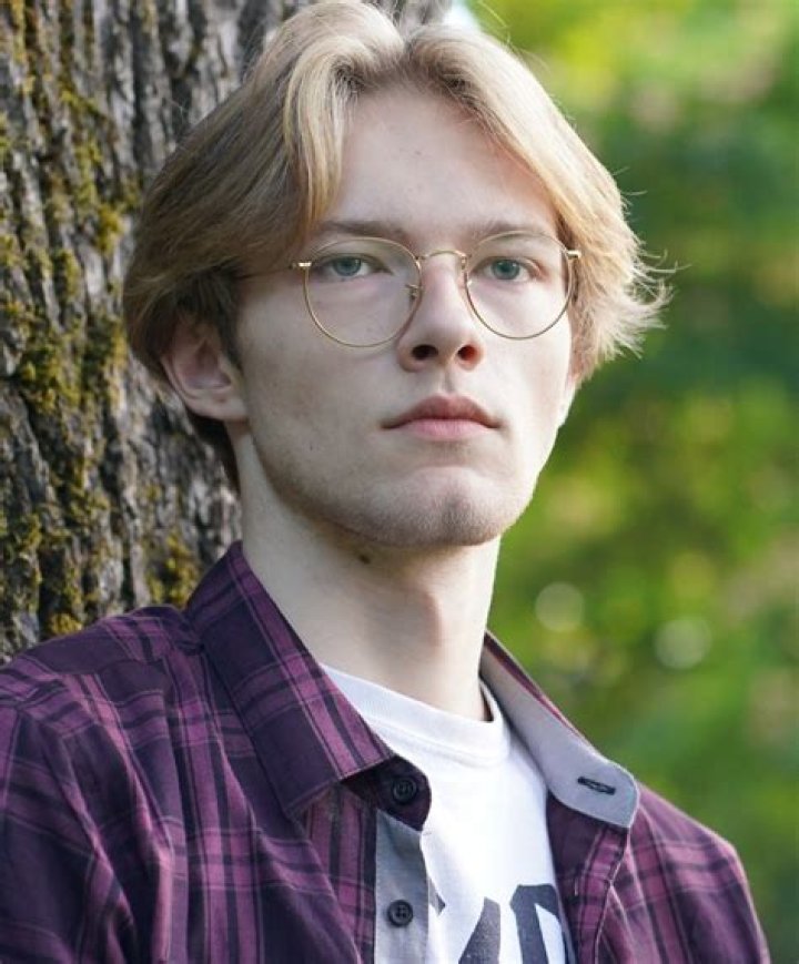 Teddy Van Ee Height, Weight, Net Worth, Age, Birthday, Wikipedia, Who, Nationality, Biography
