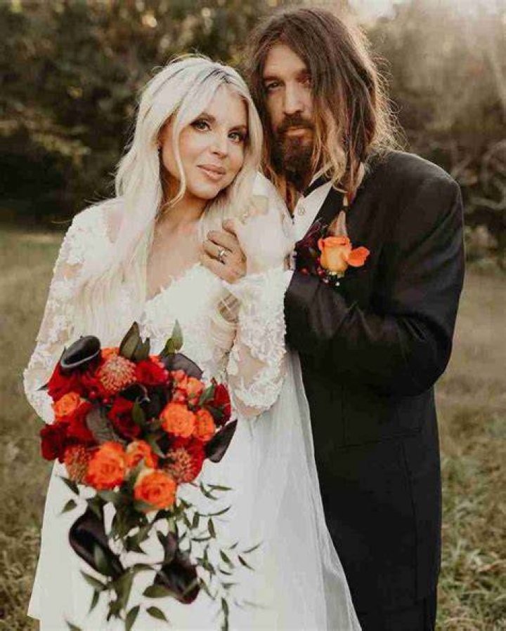 Tish Cyrus Wiki, Bio, Age, Husband, Children, Height, Net Worth, Tattoos, Family, Movies, Twitter and Instagram