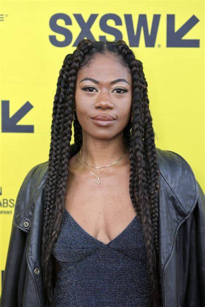 Vanessa Lee Chester: dating, net worth, tattoos, smoking & body measurements